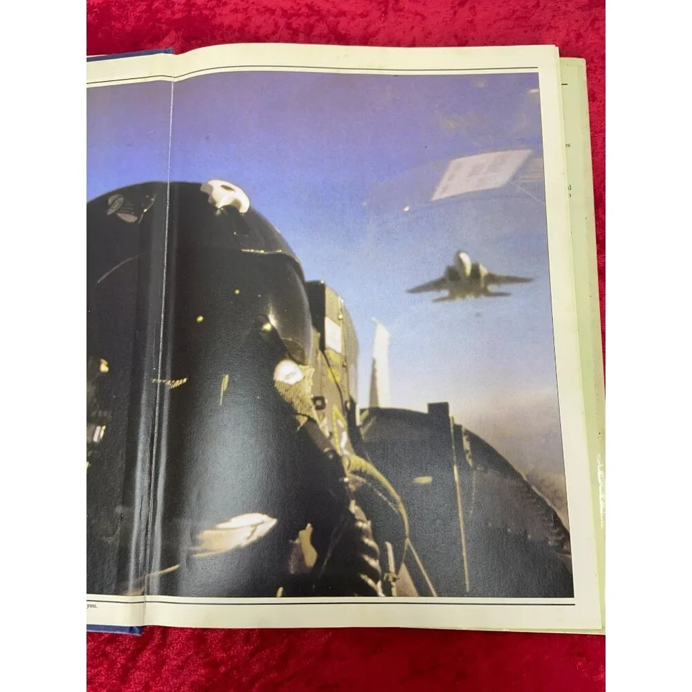 Modern Air Combat Published‎ Crescent Books 1983